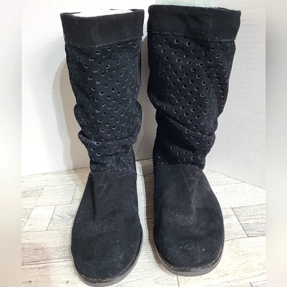 Toms Serra Black Suede Perforated Fashion Slouch Boots 710515 Womens US Size 7.5